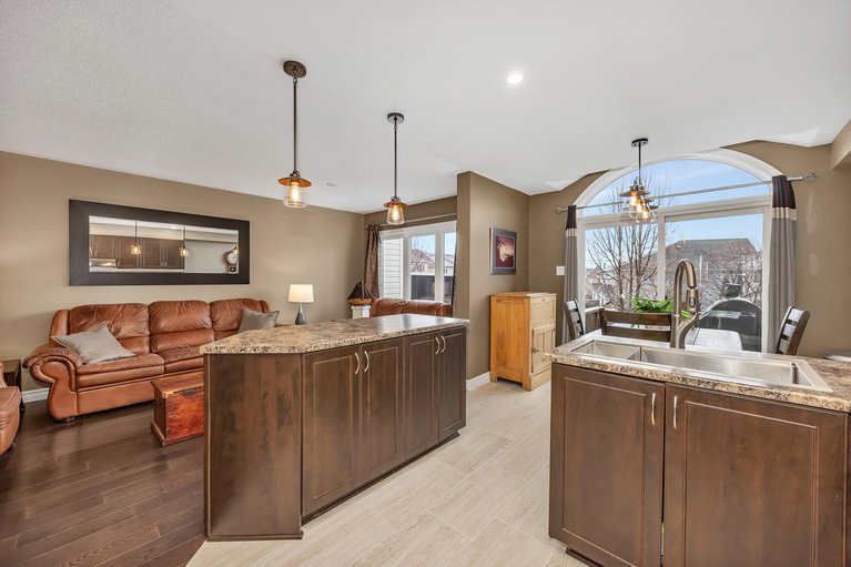 X13006092/217-hunterbrook-street/kanata-morgans-grantsouth-march/ottawa/ontario/K2K0E6_16