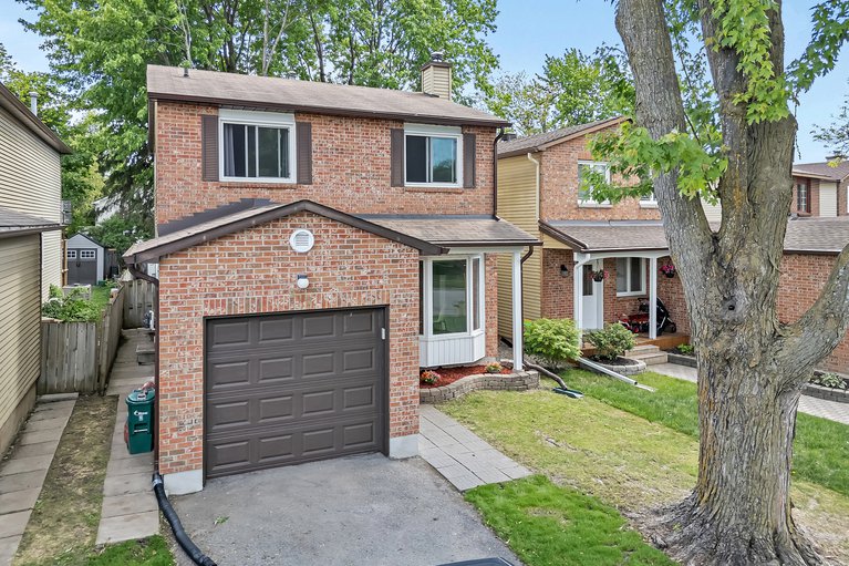 X12181933/217-equestrian-drive/kanata-bridlewood/ottawa/ontario/K2M1A5_4