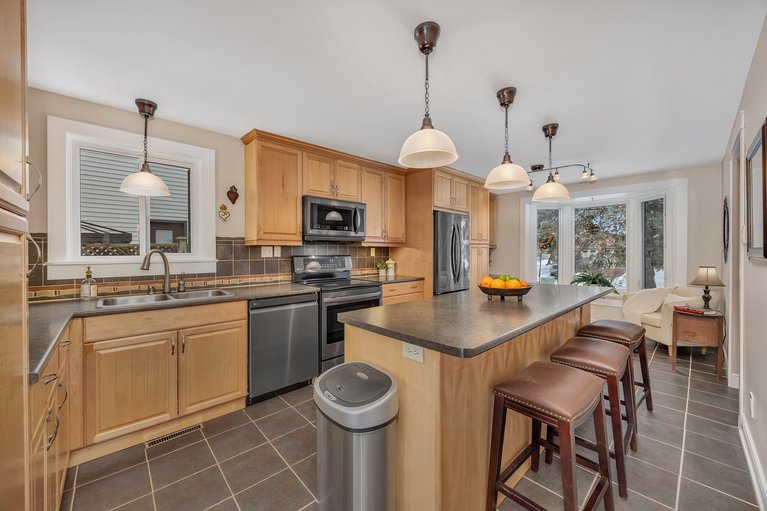 X12802098/277-park-grove-drive/queenswood-heights-south/ottawa/ontario/K1E2S9_12