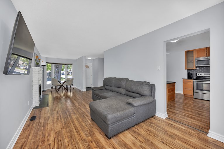 X12181933/217-equestrian-drive/kanata-bridlewood/ottawa/ontario/K2M1A5_12