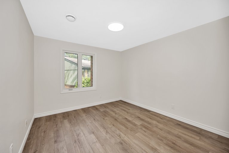X12381127/8-chisholm-court/kanata-beaverbrook/ottawa/ontario/K2K1E2_35