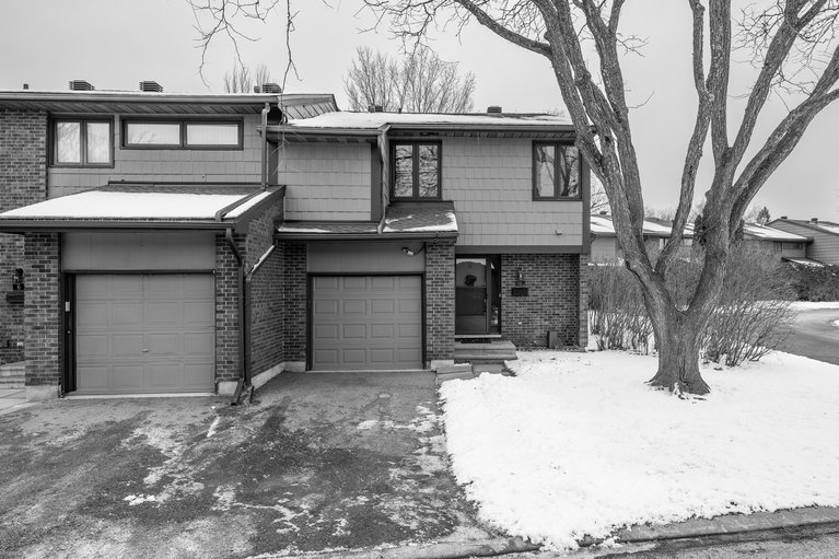 8 Chisholm Court