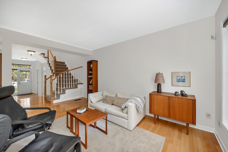 X12381519/682-wild-shore-crescent/riverside-southgloucester-glen/ottawa/ontario/K1V1Y1_12