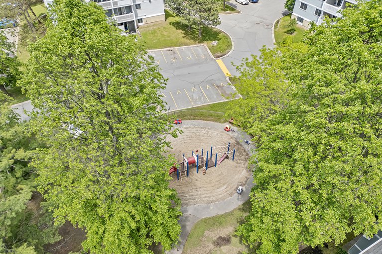 X12190101/417-214-viewmount-drive/borden-farmstewart-farmcarleton-heightsparkwood-hills/ottawa/ontario/K2E7X2_23