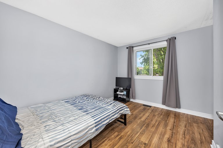 X12181933/217-equestrian-drive/kanata-bridlewood/ottawa/ontario/K2M1A5_29