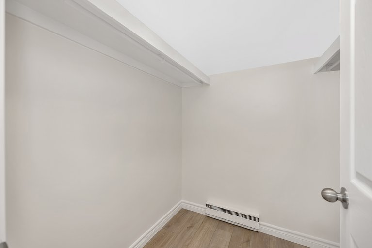 X12381127/8-chisholm-court/kanata-beaverbrook/ottawa/ontario/K2K1E2_29