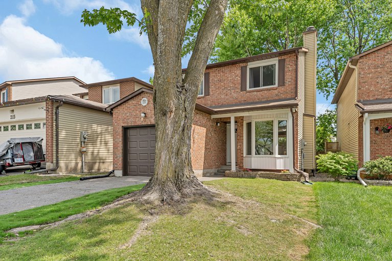 X12181933/217-equestrian-drive/kanata-bridlewood/ottawa/ontario/K2M1A5_3
