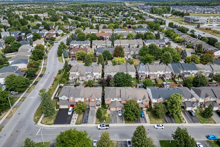 X12381519/682-wild-shore-crescent/riverside-southgloucester-glen/ottawa/ontario/K1V1Y1_49