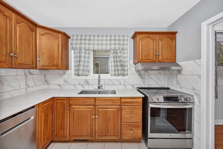 X12558016/345-poulin-avenue/britannia/ottawa/ontario/K2B5T9_17