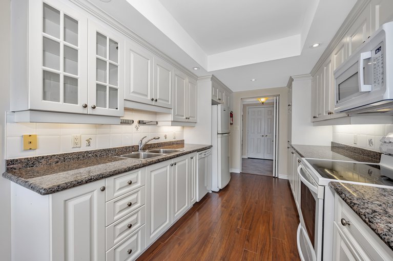 X12001672/1b-111-robson-court/kanata-kanata-lakesheritage-hills/ottawa/ontario/K2K2W1_13