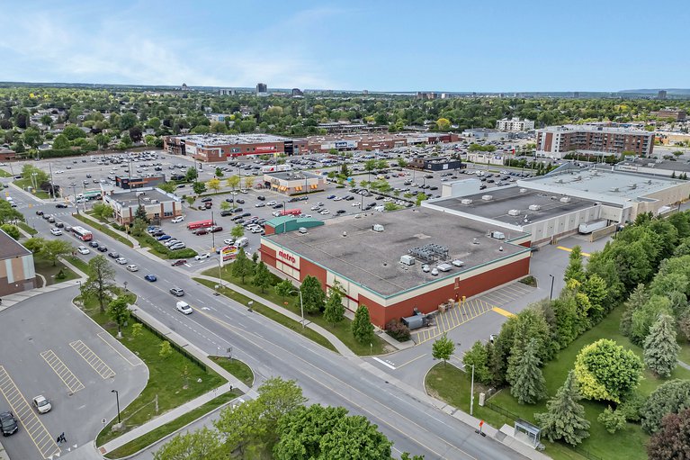 X12263589/417-214-viewmount-drive/city-viewskylinefisher-heightsparkwood-hills/ottawa/ontario/K2E7X2_63