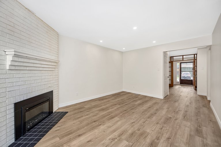 X12381127/8-chisholm-court/kanata-beaverbrook/ottawa/ontario/K2K1E2_21