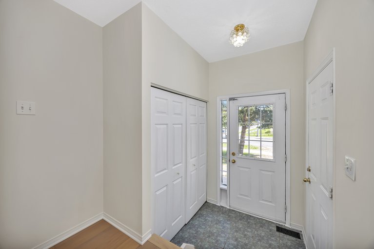 X12151421/573-neighbourhood-way/riverview-park/ottawa/ontario/K1G6N5_6