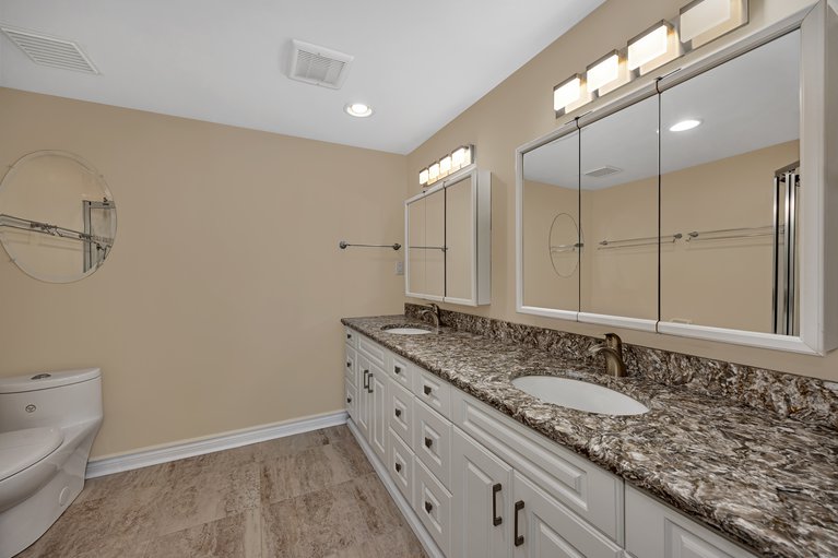 X12001672/1b-111-robson-court/kanata-kanata-lakesheritage-hills/ottawa/ontario/K2K2W1_21