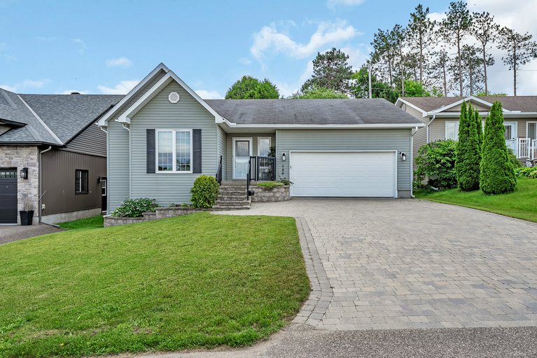 X12216574/166-haramis-drive/renfrew/renfrew/ontario/K7V4M8_1