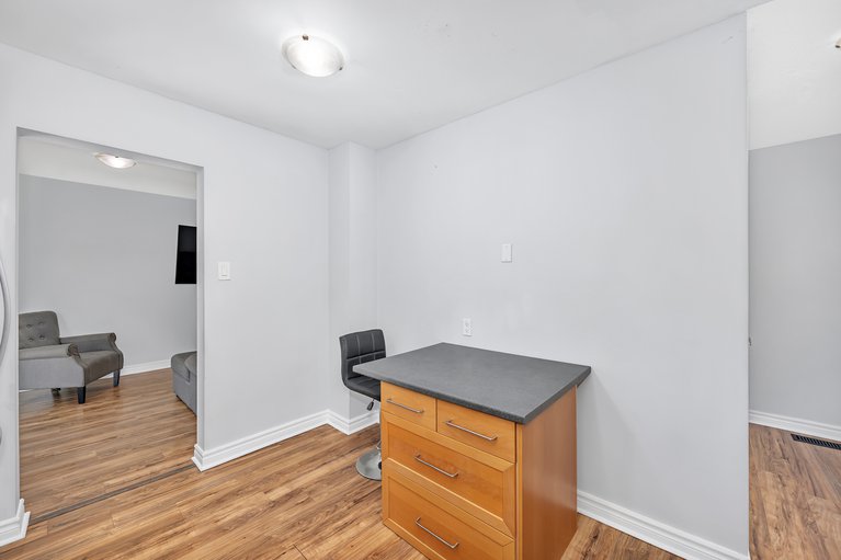 X12181933/217-equestrian-drive/kanata-bridlewood/ottawa/ontario/K2M1A5_16