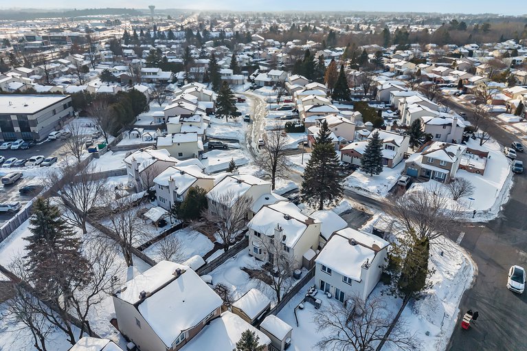 X12802098/277-park-grove-drive/queenswood-heights-south/ottawa/ontario/K1E2S9_57