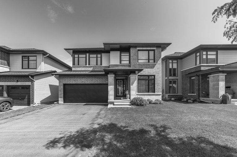 335 Serenade Crescent