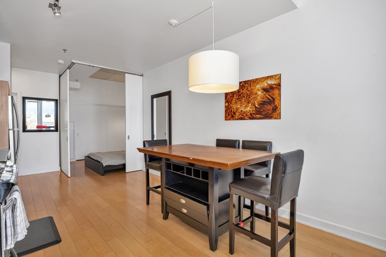 X12130540/706-360-mcleod-street/ottawa-centre/ottawa/ontario/K2P1A9_12