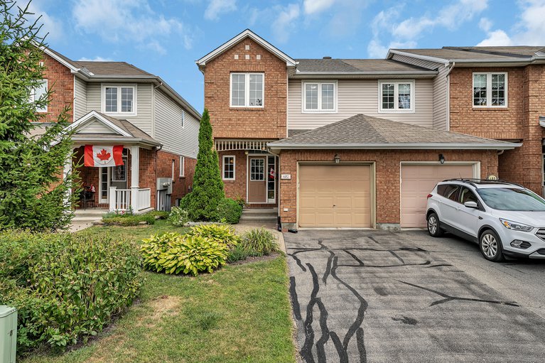 X12381519/682-wild-shore-crescent/riverside-southgloucester-glen/ottawa/ontario/K1V1Y1_1