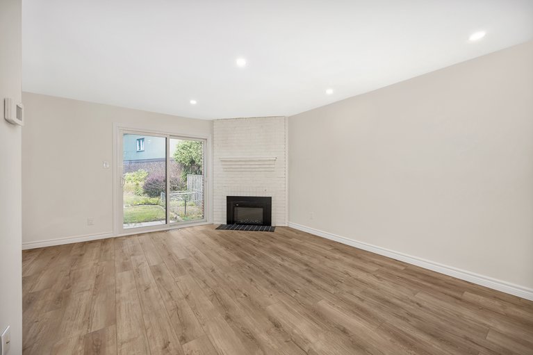 X12381127/8-chisholm-court/kanata-beaverbrook/ottawa/ontario/K2K1E2_20