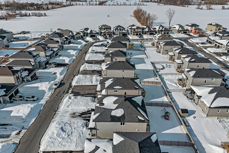 X12822542/340-moonlight-drive/russell-twp/russell/ontario/K4R0L1_56