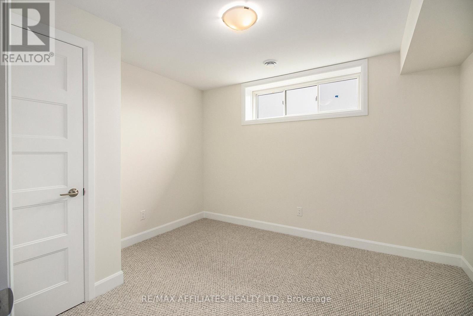 1213 Montblanc Crescent