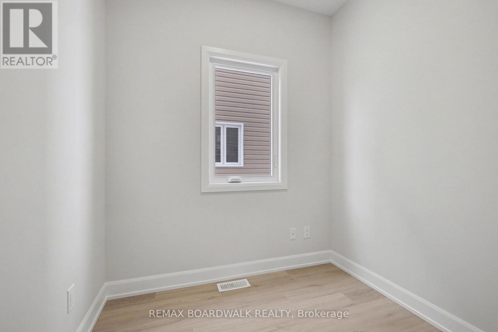 1213 Montblanc Crescent