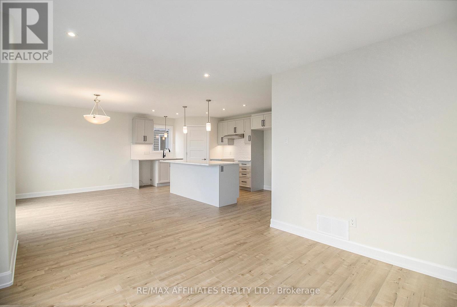 1213 Montblanc Crescent