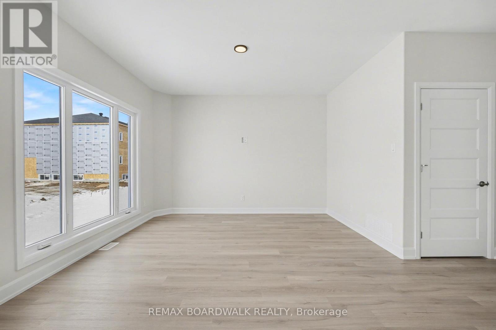 1213 Montblanc Crescent