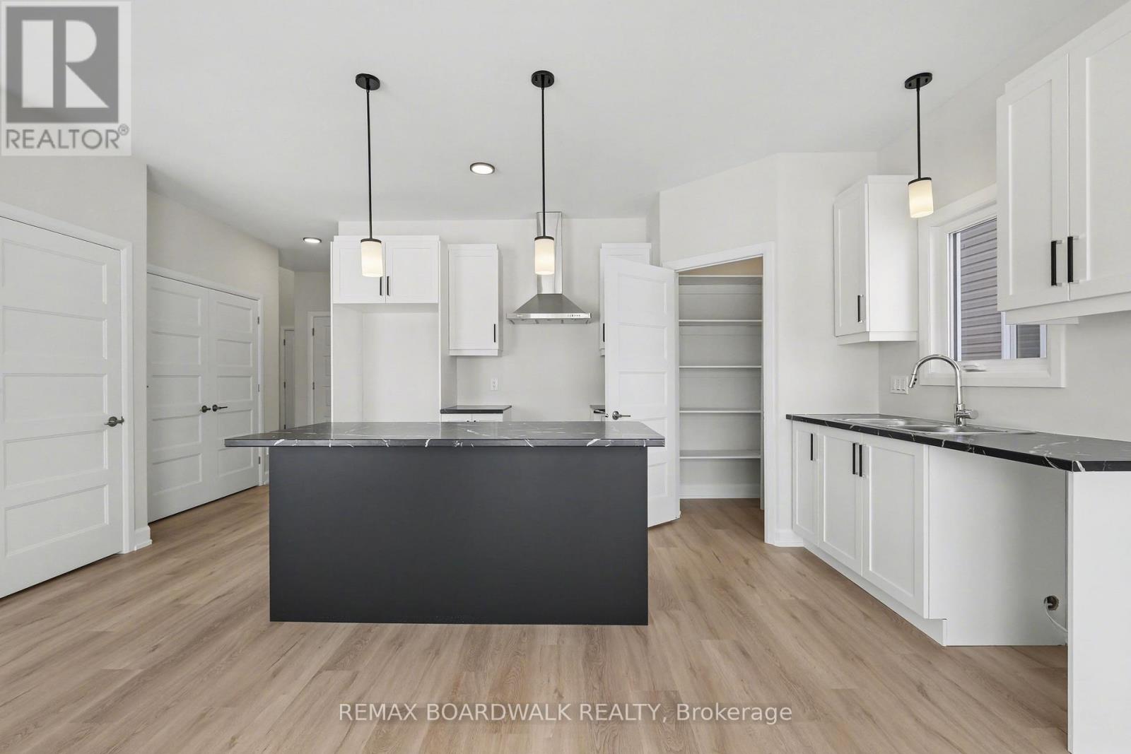 1213 Montblanc Crescent