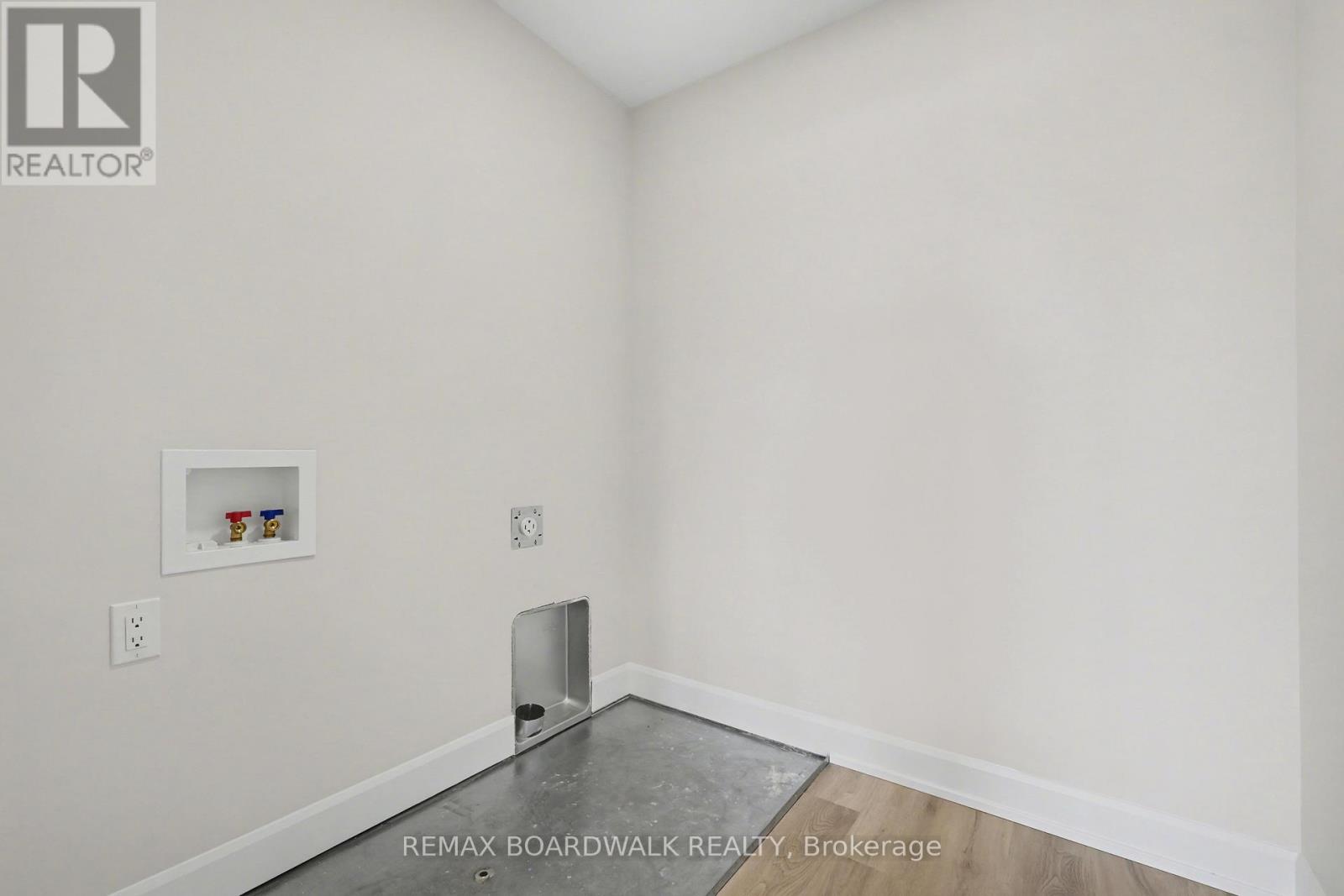 1213 Montblanc Crescent