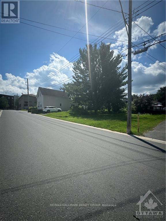 674 Pouliotte Street