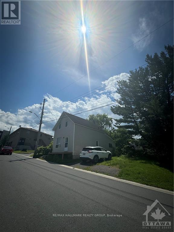 674 Pouliotte Street