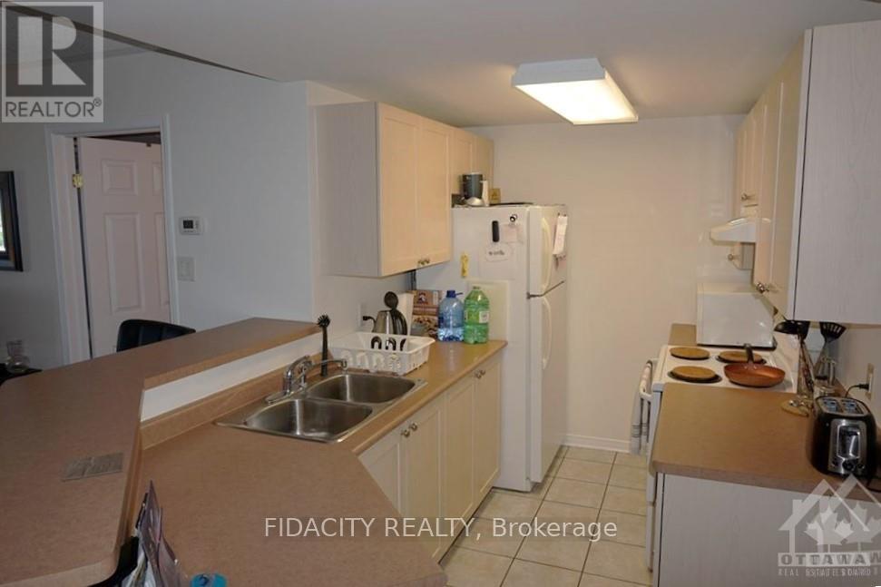 9d - 310 Central Park Drive