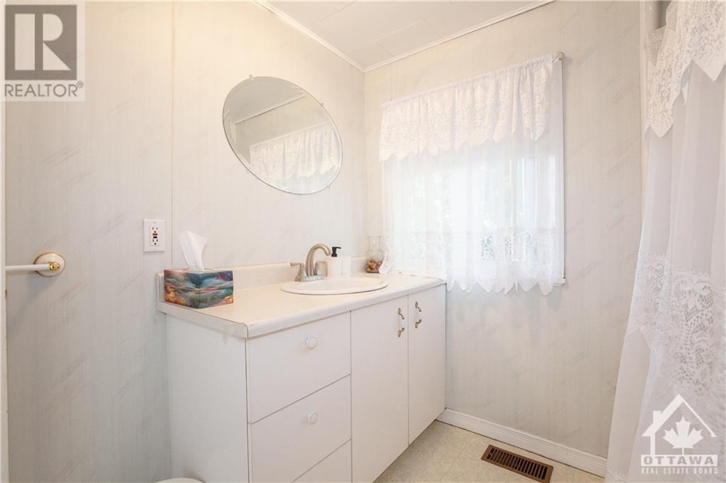 64 Rossel Trail