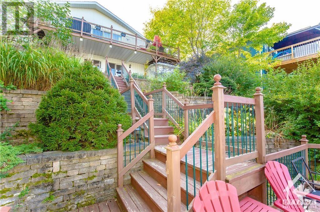64 Rossel Trail