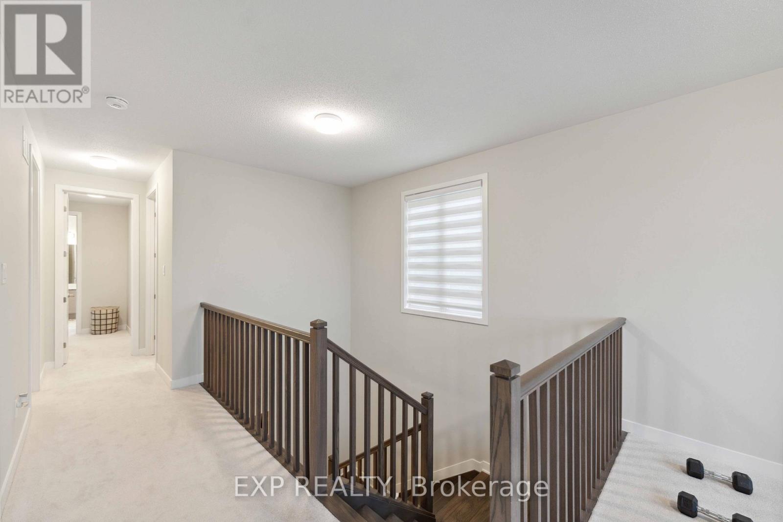 1053 Showman Street S