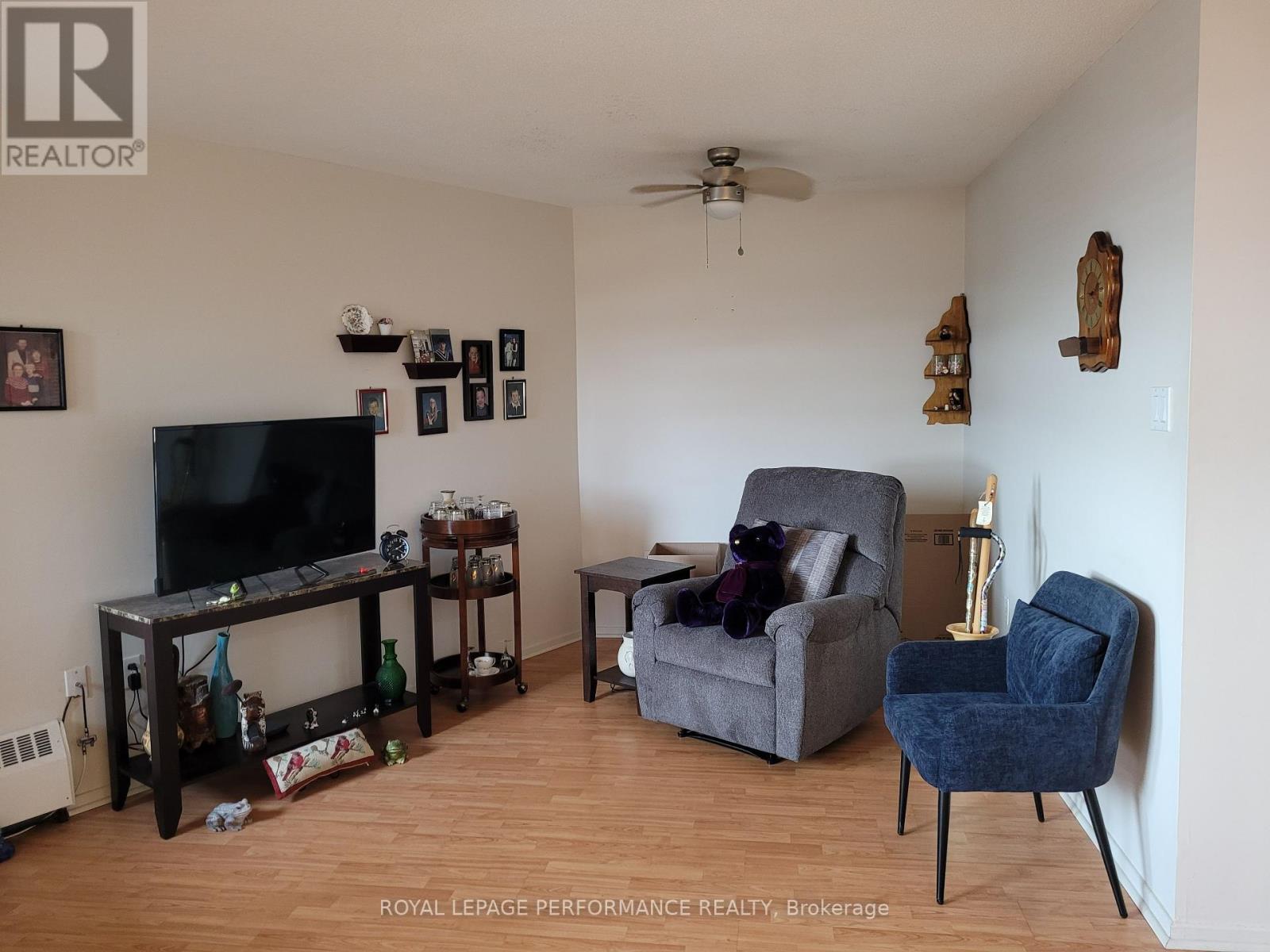 612 - 915 Elmsmere Road