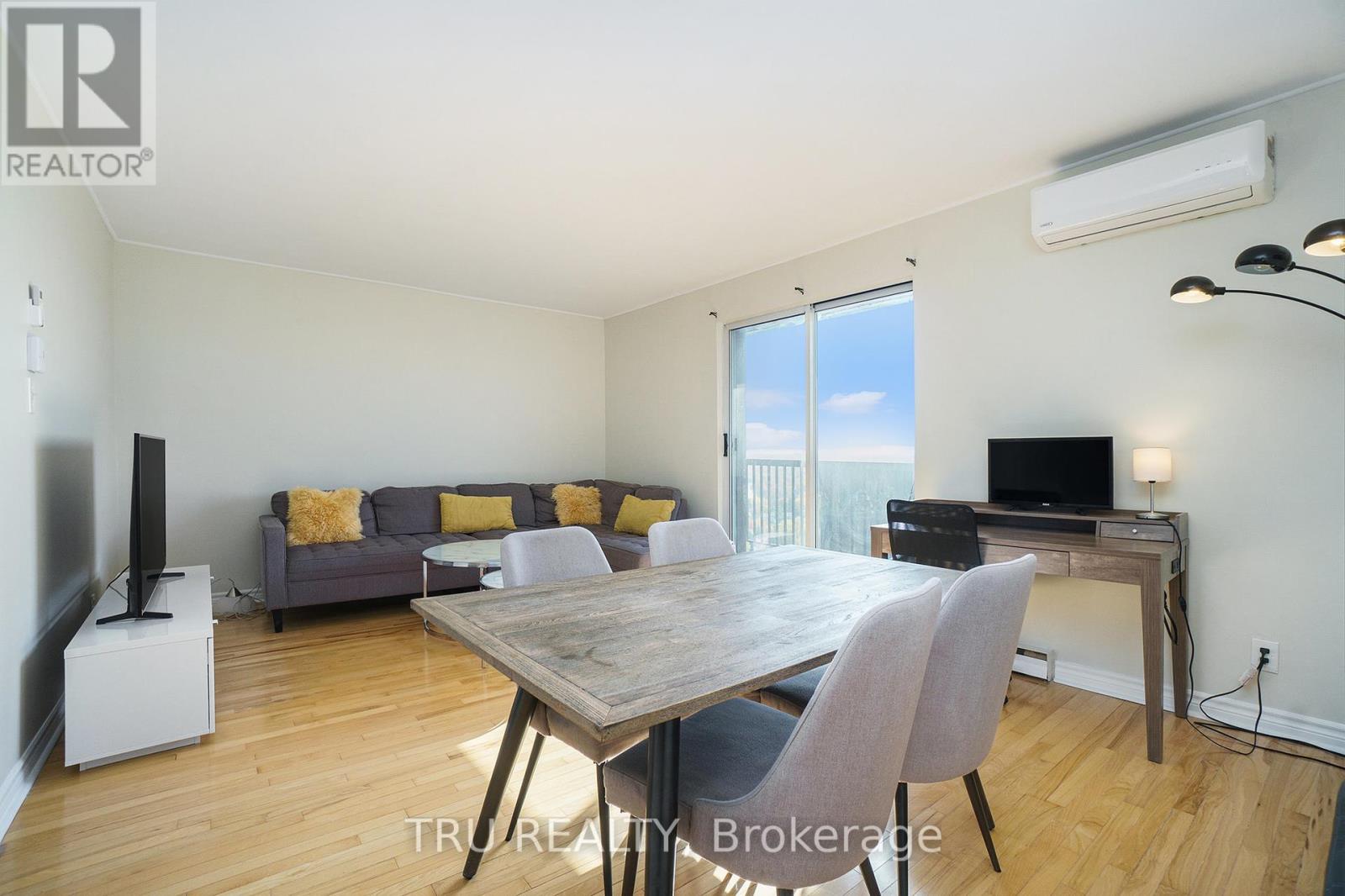 Ph8 - 900 Dynes Road