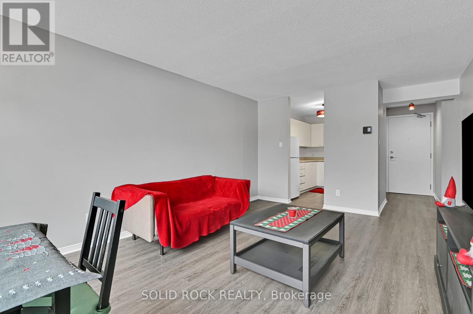 203 - 1490 Heron Road