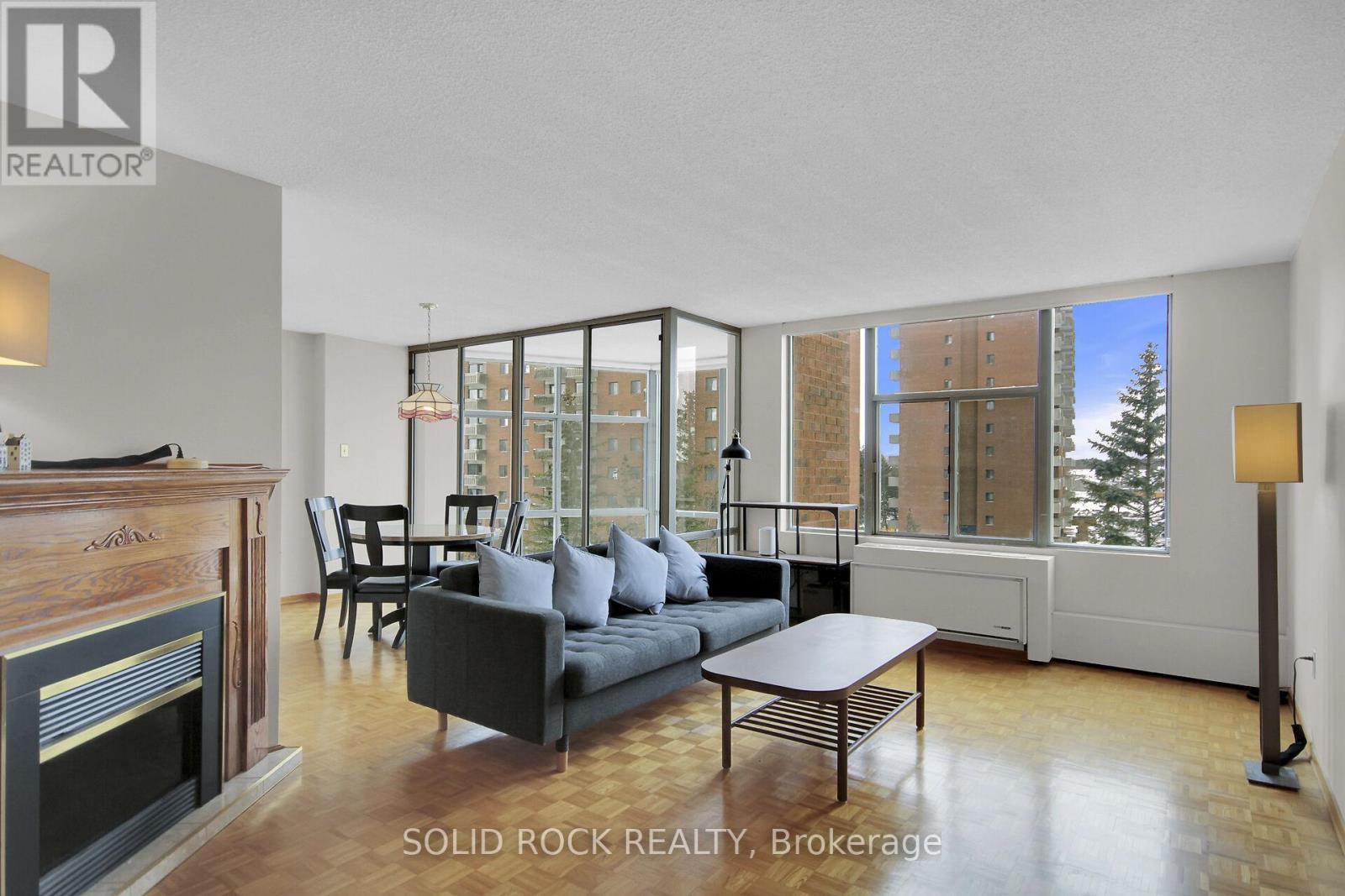 404 - 2759 Carousel Crescent