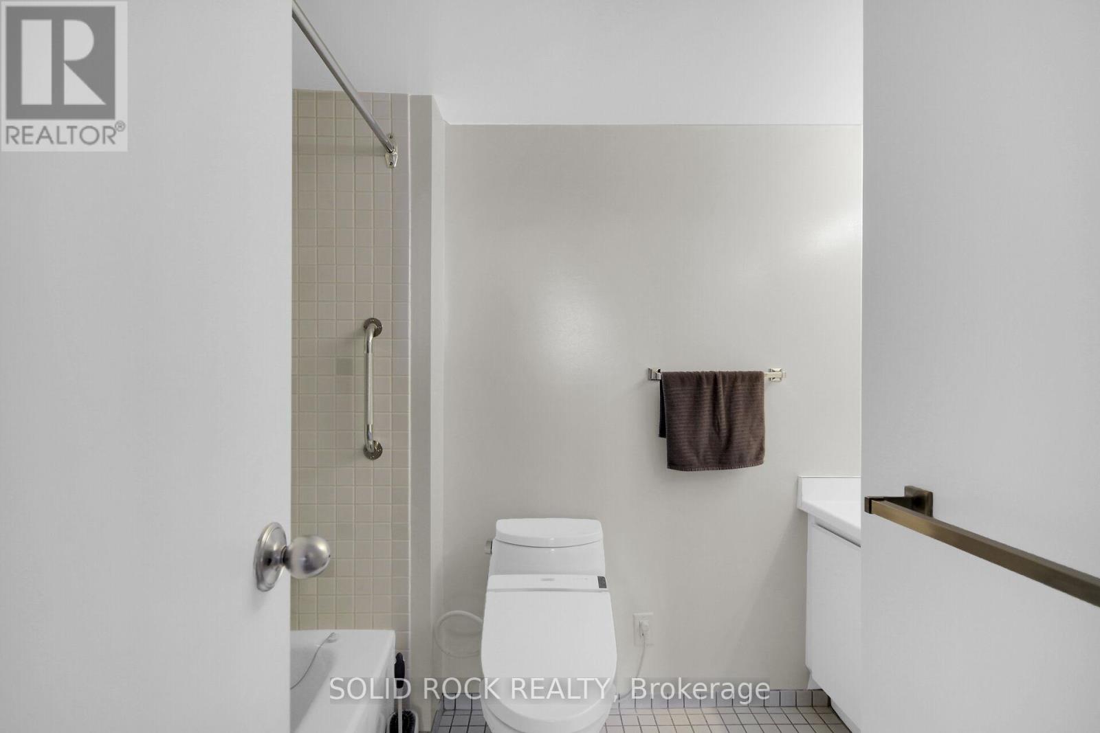 404 - 2759 Carousel Crescent
