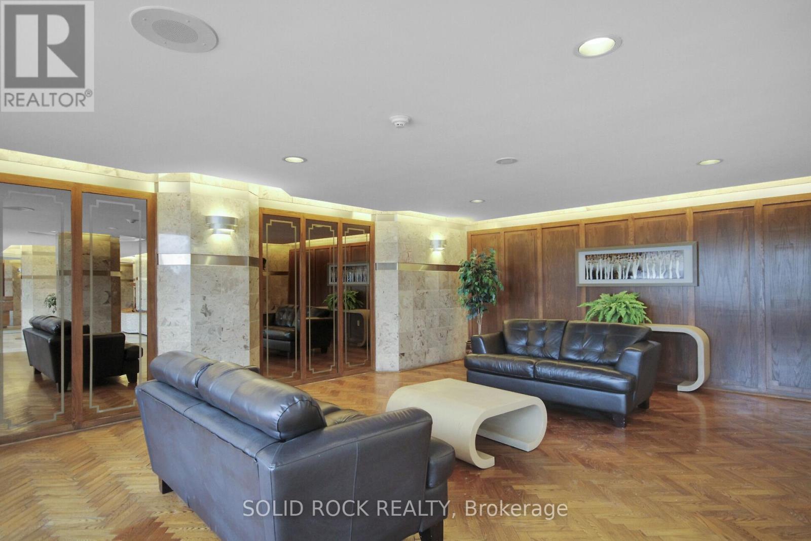 404 - 2759 Carousel Crescent