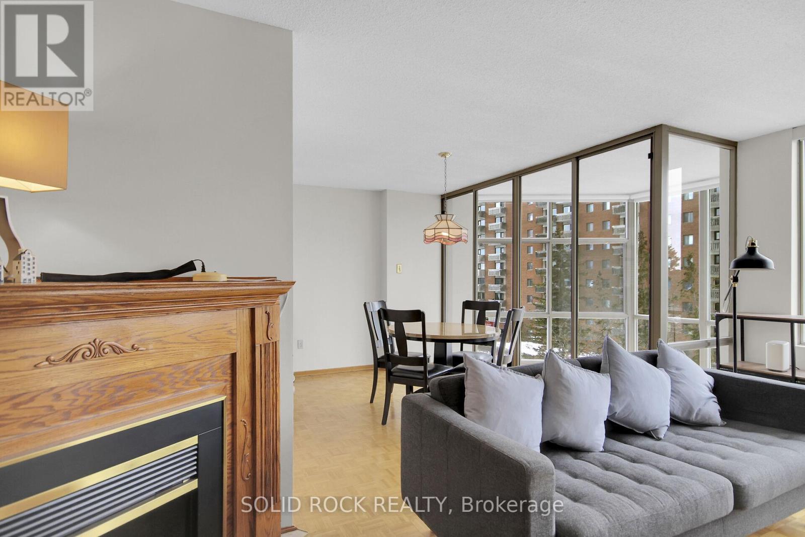 404 - 2759 Carousel Crescent
