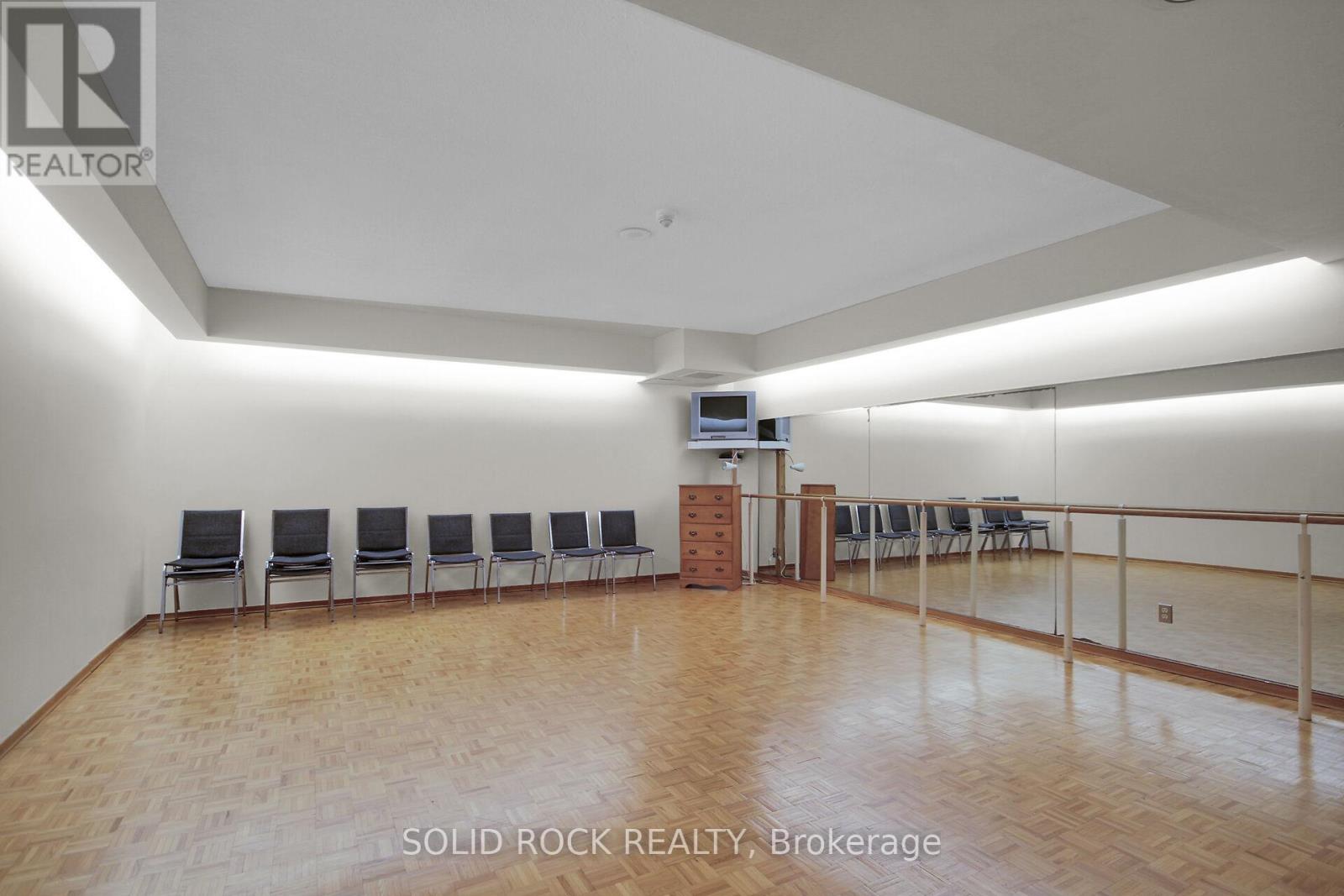 404 - 2759 Carousel Crescent