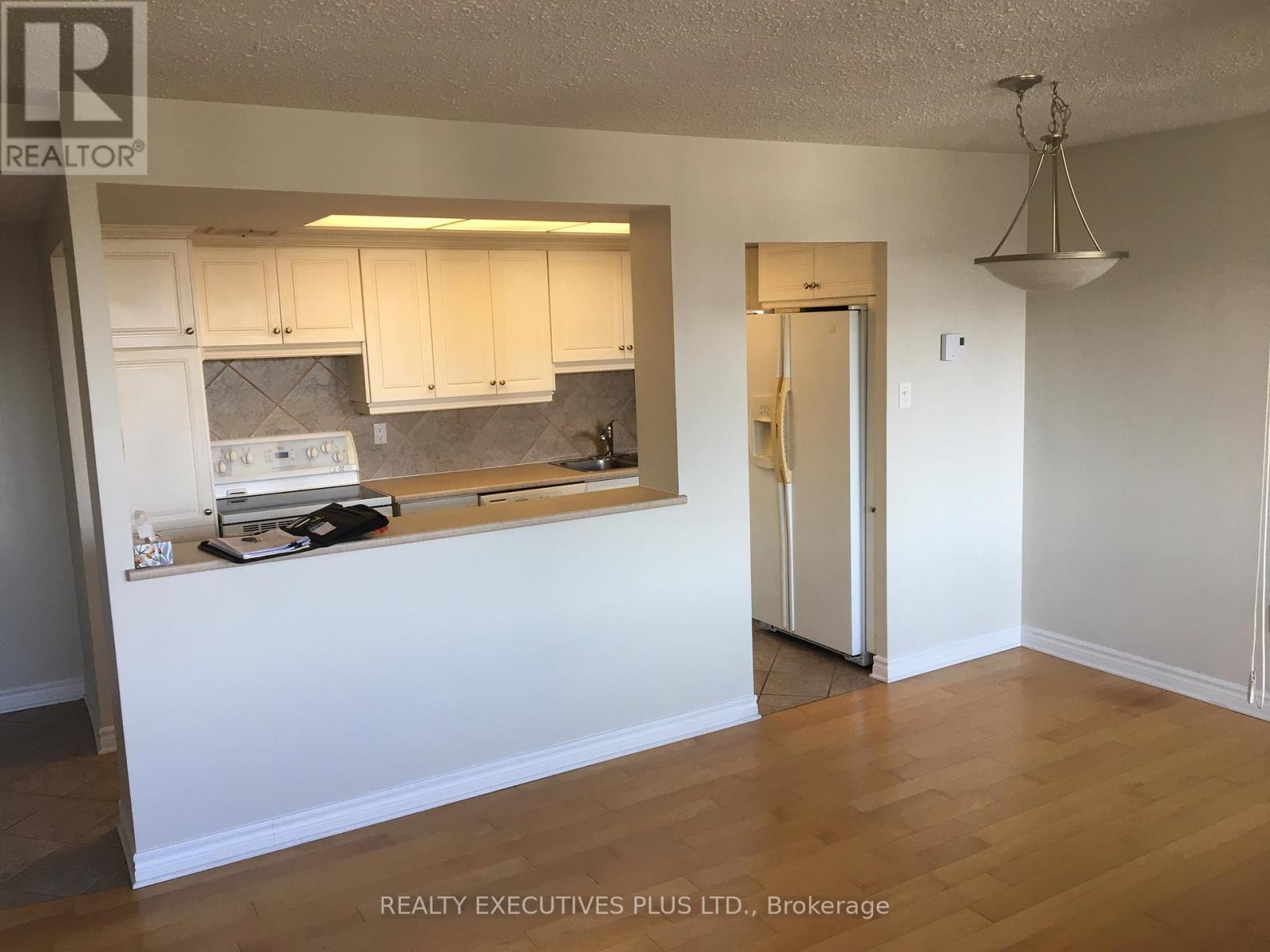 403 - 530 Laurier Avenue W