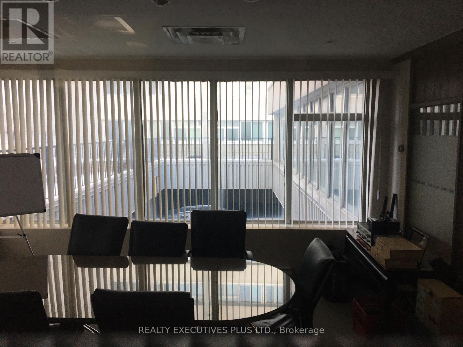 403 - 530 Laurier Avenue W