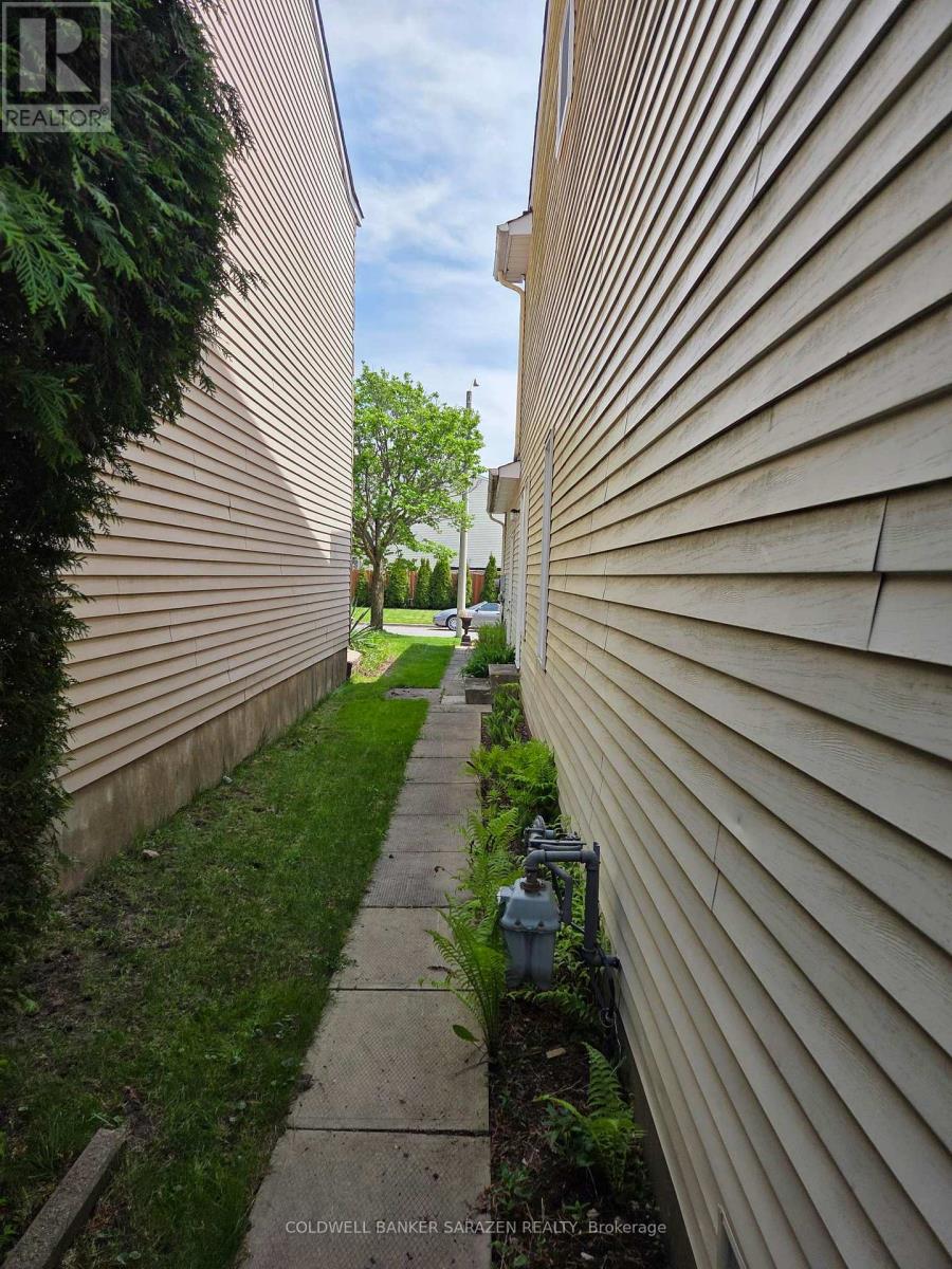 31 Dossetter Way E