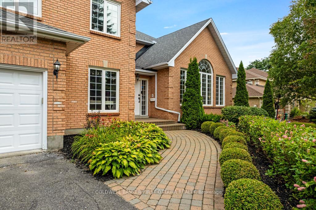 5525 Pettapiece Crescent